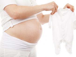 Babybauch im dritten Trimester der Schwangerschaft