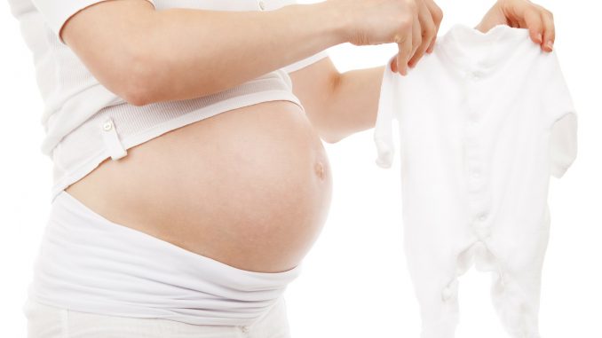 Babybauch im dritten Trimester der Schwangerschaft